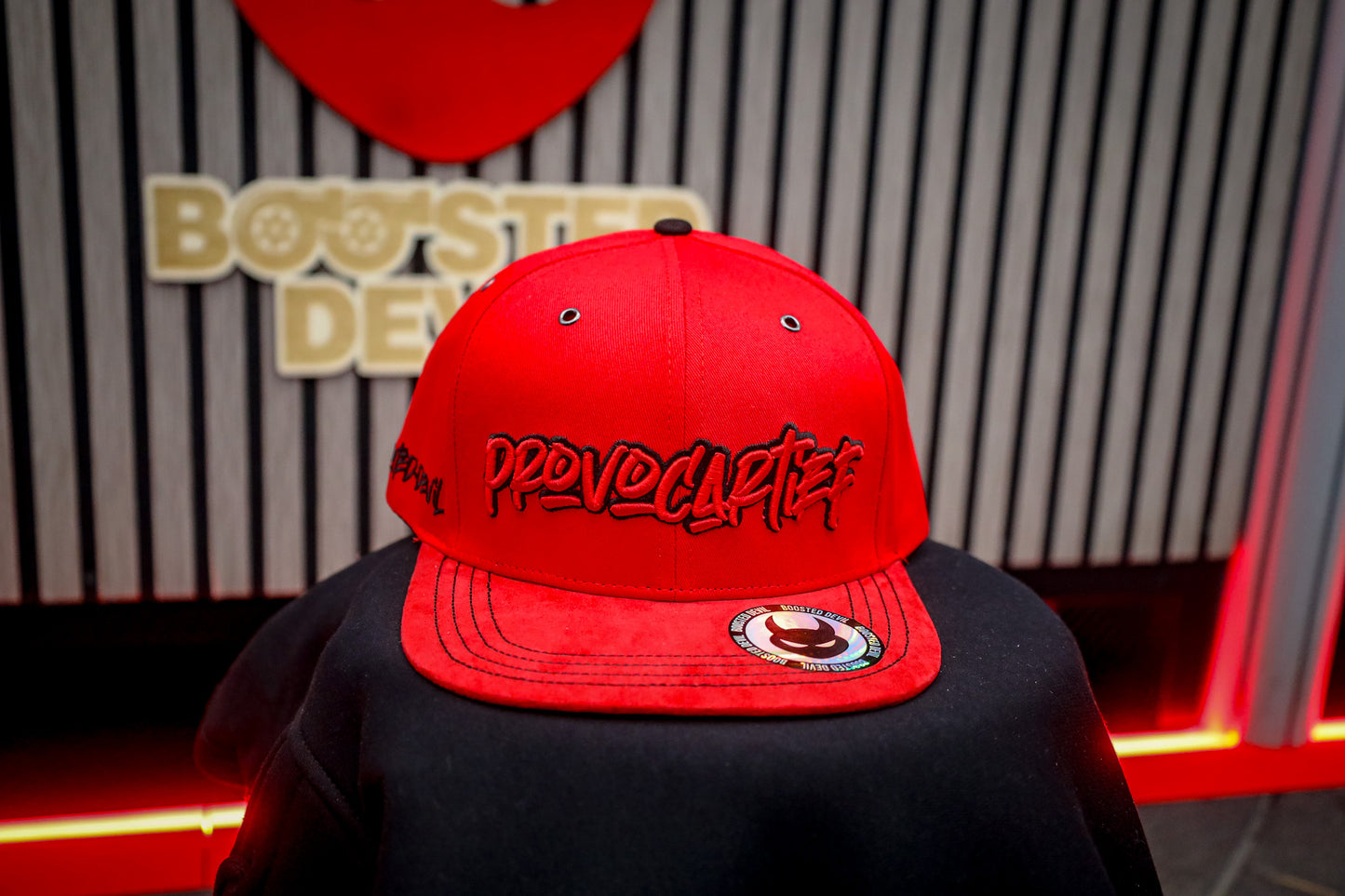 Premium Snapback Cap - ROT - Exklusives Design mit Alcantara-Schirm - LIMITIERT