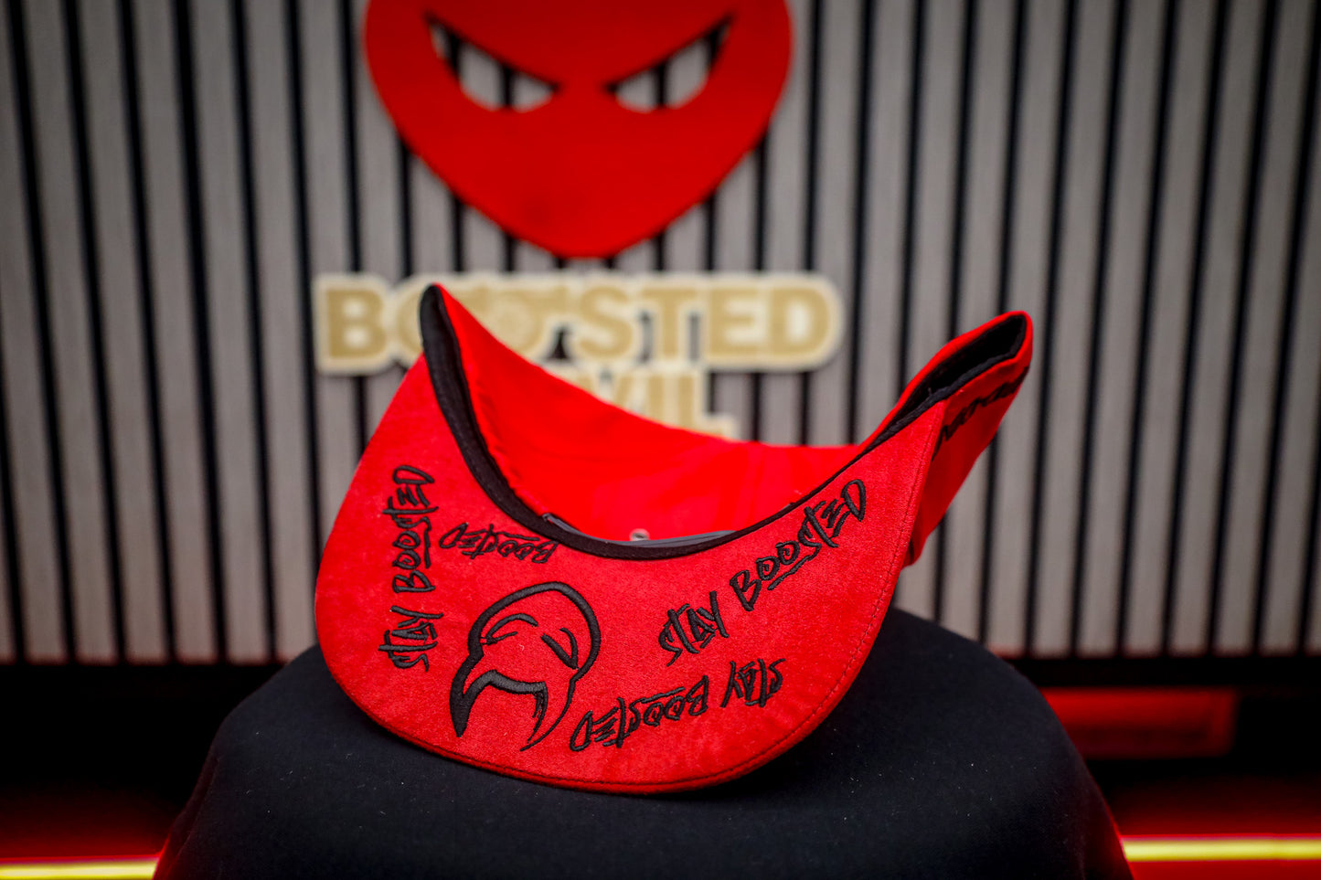 Premium Snapback Cap - ROT - Exklusives Design mit Alcantara-Schirm - LIMITIERT