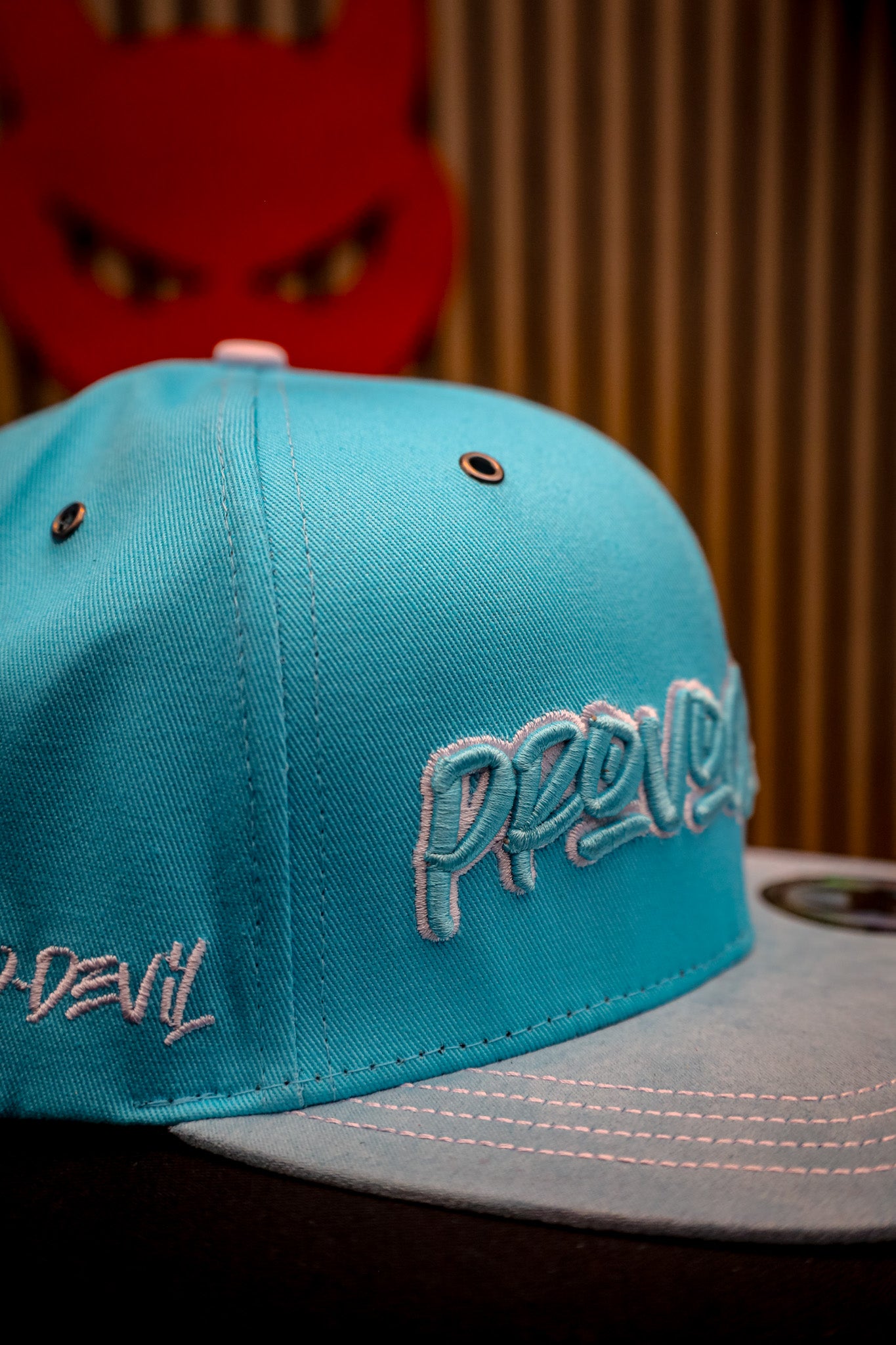 Premium Snapback Cap - BABYBLAU - Exklusives Design mit Alcantara-Schirm - LIMITIERT
