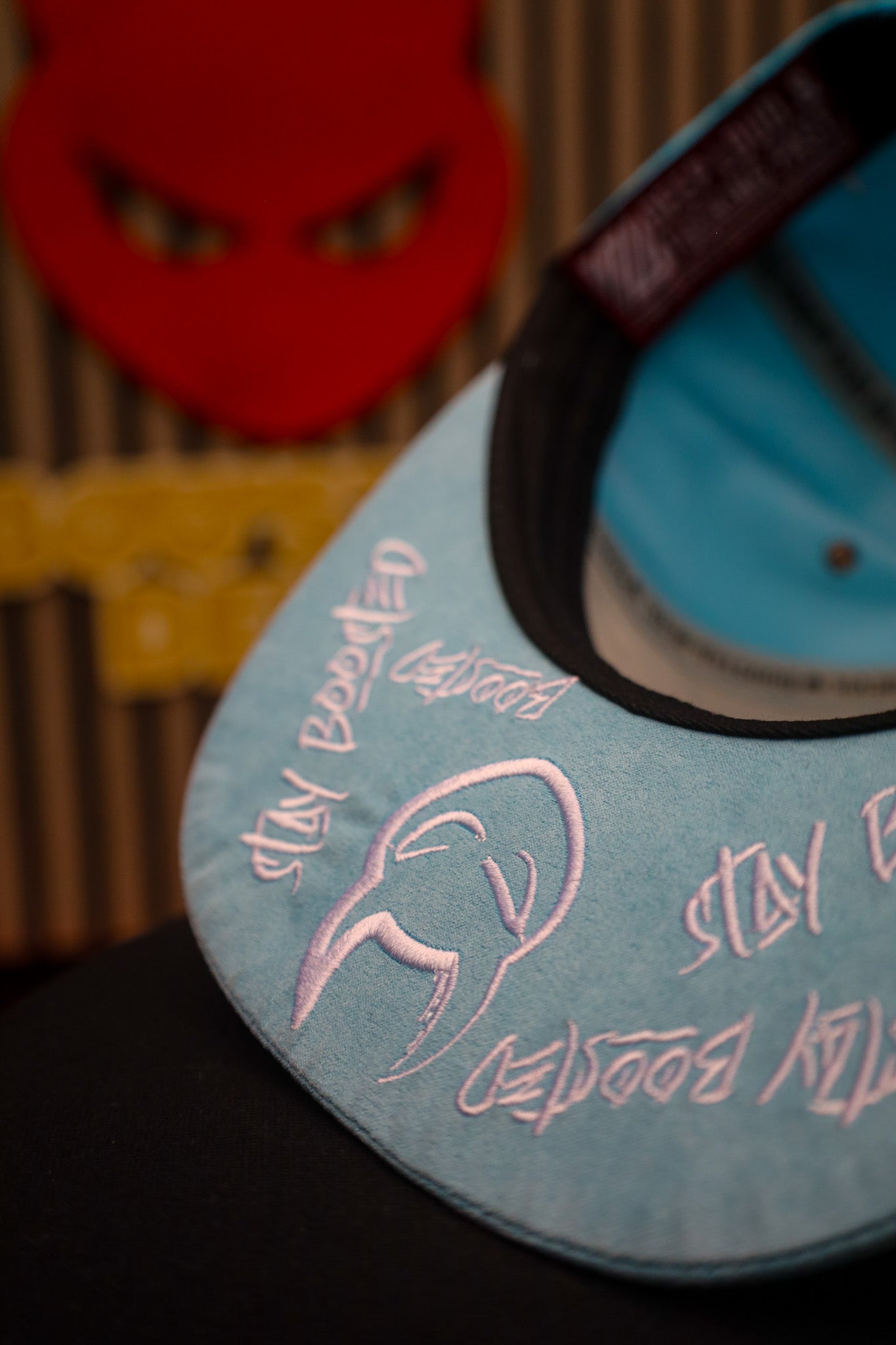 Premium Snapback Cap - BABYBLAU - Exklusives Design mit Alcantara-Schirm - LIMITIERT